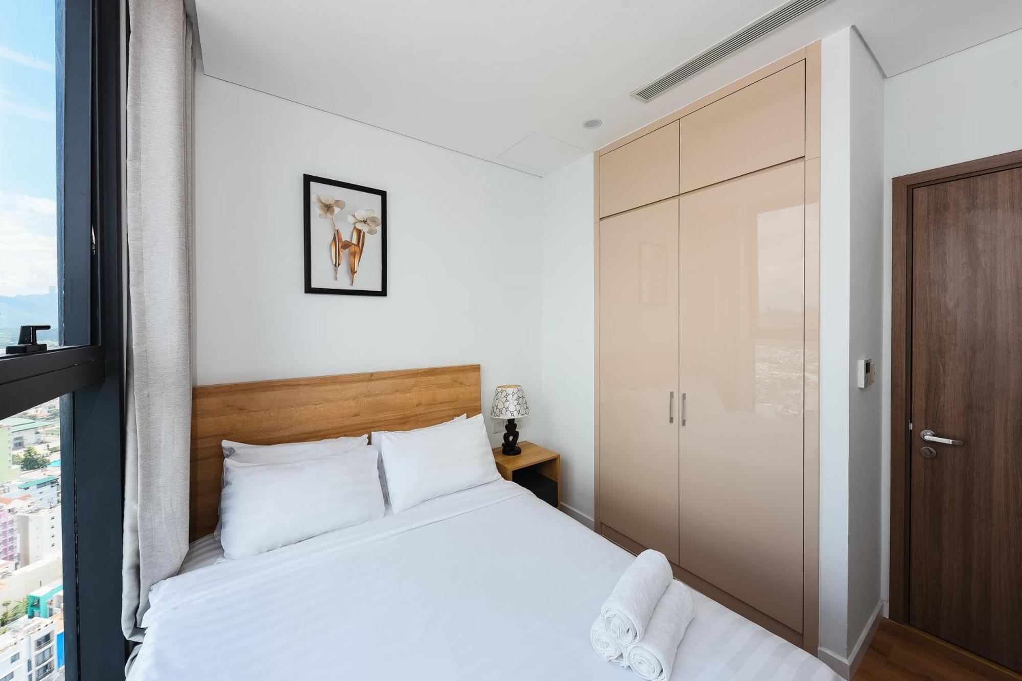 S Lux Scenia Bay Апартаменты *